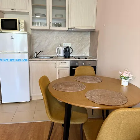 Apartman болгария первая линия 4 звезды со своим аквапарком бассейнами стоянкой Premier